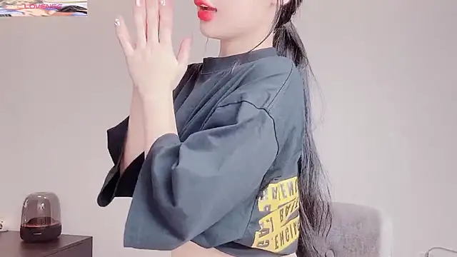 Snapshot of bejeni-sweet chatting on March 18, 2025, 6:17 am bejeni-sweet online show from March 18, 2025, 6:17 am