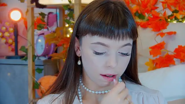 ElisabethDavis online show from October 17, 2025, 2:19 pm