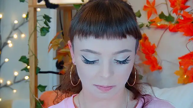 ElisabethDavis online show from October 11, 2025, 5:03 pm