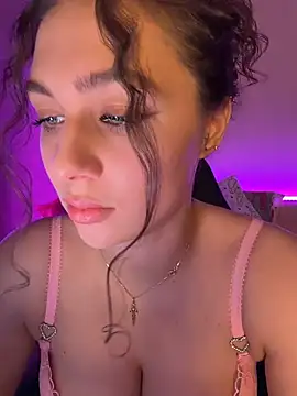 Snapshot of Your_insomniya chatting on April 19, 2026, 10:23 pm Your insomniya online show from April 19, 2026, 10:23 pm