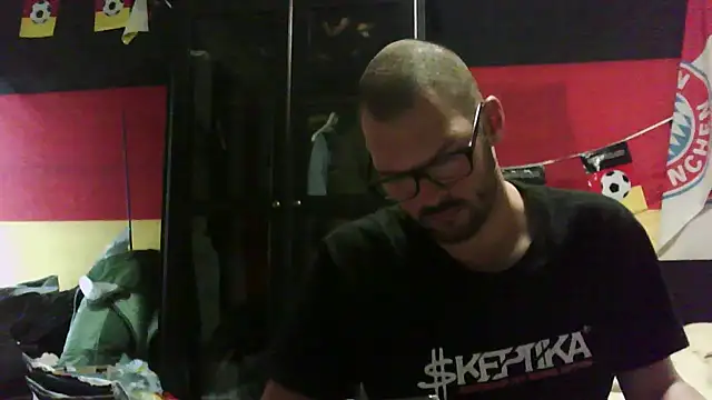 Snapshot of Die-geile-Sau chatting on September 9, 2025, 2:48 pm Die-geile-Sau online show from September 9, 2025, 2:48 pm