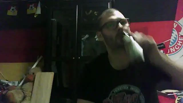 Die-geile-Sau online show from November 3, 2025, 7:50 pm