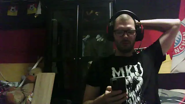 Snapshot of Die-geile-Sau chatting on October 31, 2025, 10:05 pm Die-geile-Sau online show from October 31, 2025, 10:05 pm