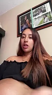 Vaiolet a online show from January 13, 2025, 6:27 pm