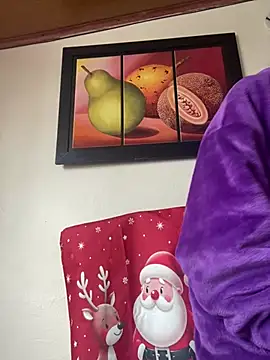 Vaiolet a online show from December 18, 2024, 5:10 pm