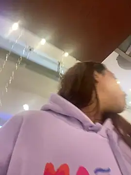 Vaiolet a online show from December 26, 2024, 11:35 pm