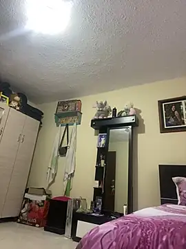 Vaiolet a online show from December 12, 2024, 10:31 pm