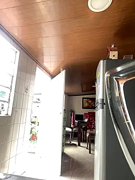 Vaiolet a online show from December 3, 2024, 4:33 pm