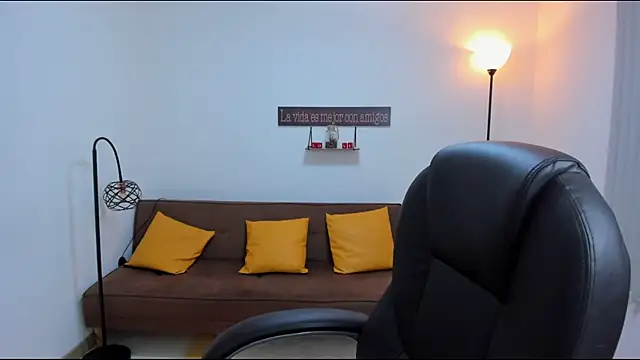 Snapshot of camiilaa1 chatting on February 15, 2025, 4:58 am camiilaa1 online show from February 15, 2025, 4:58 am