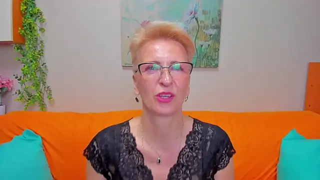 iamyourdream89 online show from May 21, 2026, 10:45 am