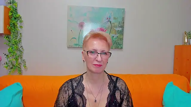 iamyourdream89 online show from April 29, 2026, 12:53 pm