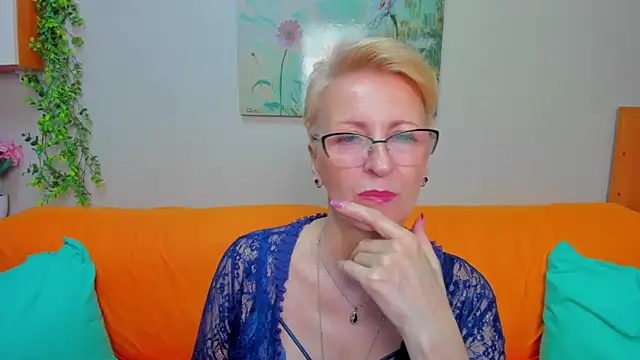 iamyourdream89 online show from May 23, 2026, 8:57 am