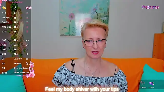 iamyourdream89 online show from May 25, 2026, 6:34 am