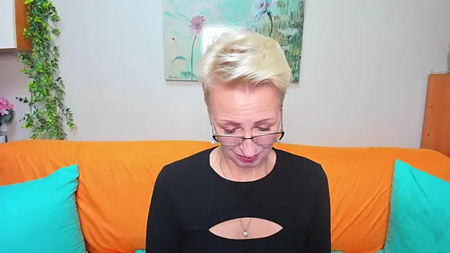 iamyourdream89 online show from November 14, 2025, 12:53 pm