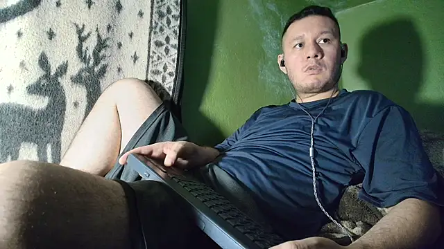 Snapshot of sweet_cock28 chatting on May 2, 2026, 3:23 am sweet cock28 online show from May 2, 2026, 3:23 am