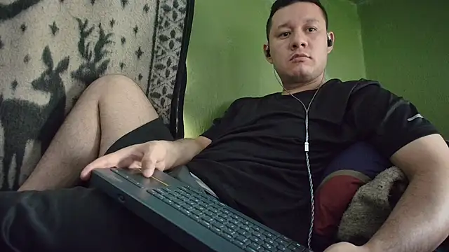 Snapshot of sweet_cock28 chatting on April 20, 2026, 3:13 pm sweet cock28 online show from April 20, 2026, 3:13 pm