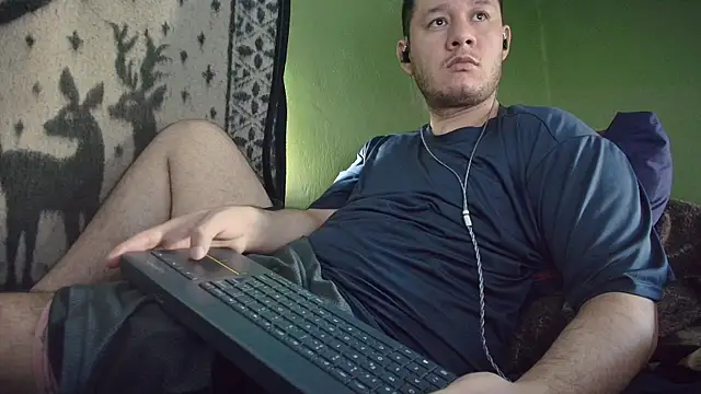 Snapshot of sweet_cock28 chatting on May 24, 2026, 2:06 pm sweet cock28 online show from May 24, 2026, 2:06 pm