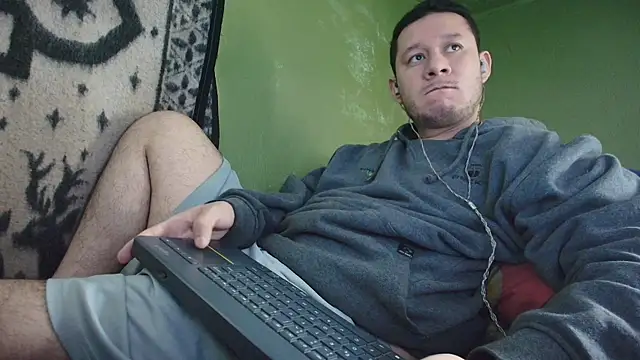 Snapshot of sweet_cock28 chatting on November 3, 2025, 3:26 pm sweet cock28 online show from November 3, 2025, 3:26 pm