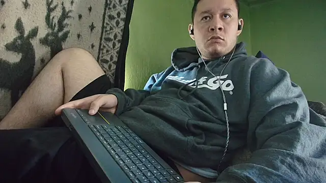 Snapshot of sweet_cock28 chatting on March 31, 2026, 3:36 pm sweet cock28 online show from March 31, 2026, 3:36 pm