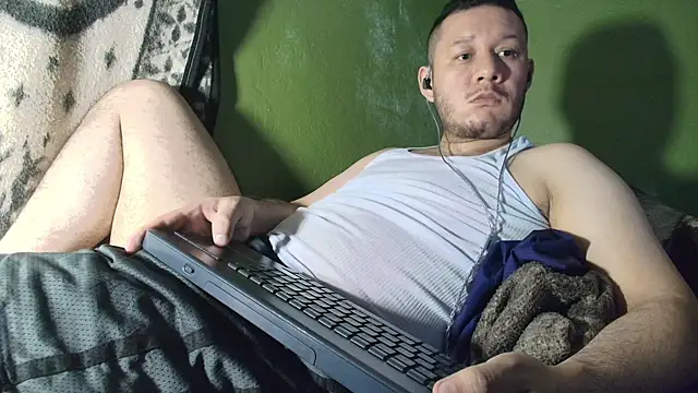 Snapshot of sweet_cock28 chatting on December 5, 2025, 4:00 am sweet cock28 online show from December 5, 2025, 4:00 am