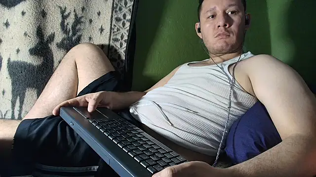 Snapshot of sweet_cock28 chatting on April 22, 2026, 3:35 am sweet cock28 online show from April 22, 2026, 3:35 am