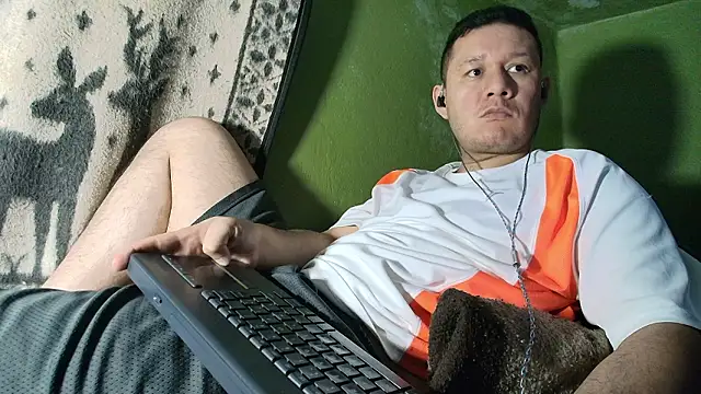 Snapshot of sweet_cock28 chatting on March 24, 2026, 3:28 am sweet cock28 online show from March 24, 2026, 3:28 am