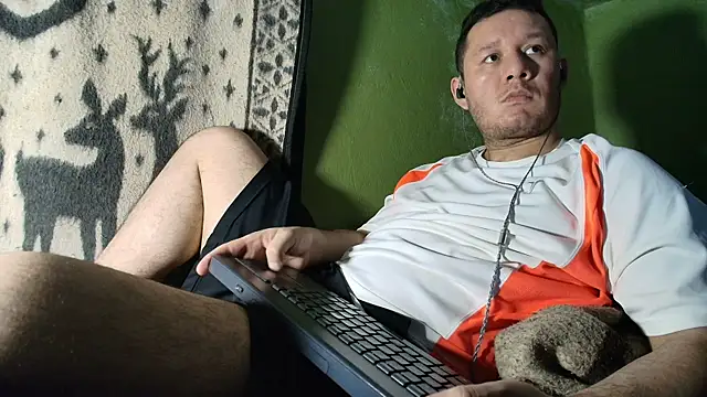 Snapshot of sweet_cock28 chatting on April 25, 2026, 3:53 am sweet cock28 online show from April 25, 2026, 3:53 am