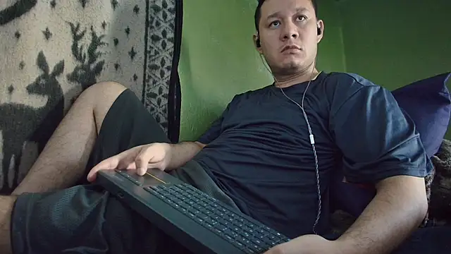 Snapshot of sweet_cock28 chatting on April 28, 2026, 3:05 pm sweet cock28 online show from April 28, 2026, 3:05 pm