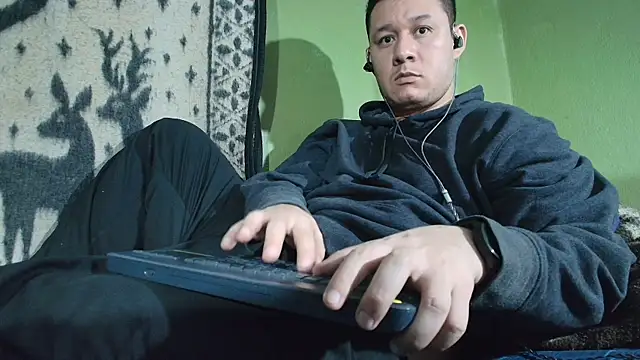 Snapshot of sweet_cock28 chatting on May 27, 2026, 1:57 am sweet cock28 online show from May 27, 2026, 1:57 am