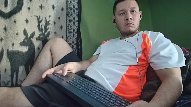 Snapshot of sweet_cock28 chatting on May 15, 2026, 3:32 pm sweet cock28 online show from May 15, 2026, 3:32 pm