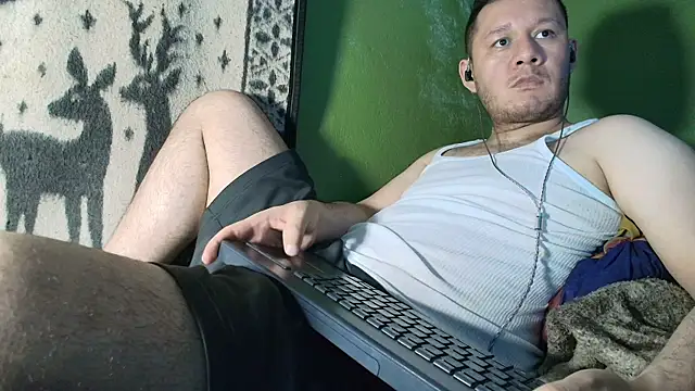 Snapshot of sweet_cock28 chatting on April 18, 2026, 3:31 am sweet cock28 online show from April 18, 2026, 3:31 am