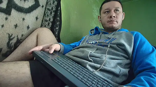 Snapshot of sweet_cock28 chatting on November 25, 2025, 3:45 pm sweet cock28 online show from November 25, 2025, 3:45 pm