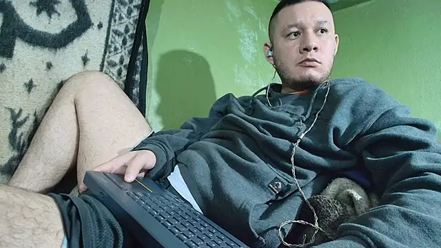 Snapshot of sweet_cock28 chatting on November 10, 2025, 4:12 pm sweet cock28 online show from November 10, 2025, 4:12 pm