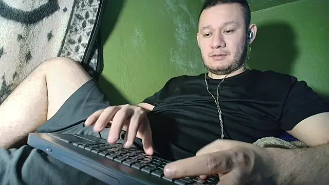 Snapshot of sweet_cock28 chatting on November 16, 2025, 3:55 am sweet cock28 online show from November 16, 2025, 3:55 am