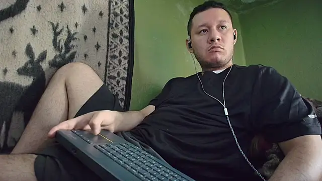 Snapshot of sweet_cock28 chatting on April 17, 2026, 3:26 pm sweet cock28 online show from April 17, 2026, 3:26 pm