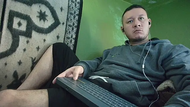 Snapshot of sweet_cock28 chatting on December 1, 2025, 3:24 pm sweet cock28 online show from December 1, 2025, 3:24 pm