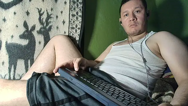 Snapshot of sweet_cock28 chatting on April 30, 2026, 2:40 am sweet cock28 online show from April 30, 2026, 2:40 am
