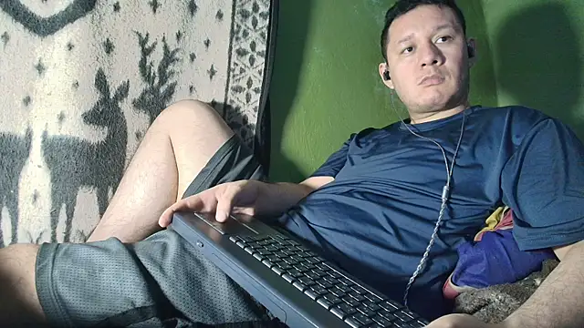 Snapshot of sweet_cock28 chatting on April 28, 2026, 3:00 am sweet cock28 online show from April 28, 2026, 3:00 am