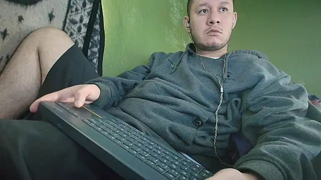 Snapshot of sweet_cock28 chatting on November 18, 2025, 3:26 pm sweet cock28 online show from November 18, 2025, 3:26 pm