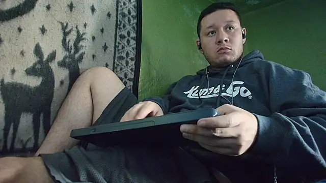 Snapshot of sweet_cock28 chatting on March 27, 2026, 3:13 pm sweet cock28 online show from March 27, 2026, 3:13 pm