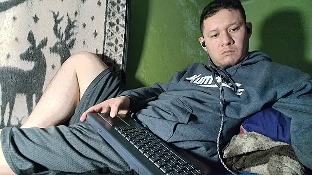 Snapshot of sweet_cock28 chatting on March 25, 2026, 3:39 am sweet cock28 online show from March 25, 2026, 3:39 am