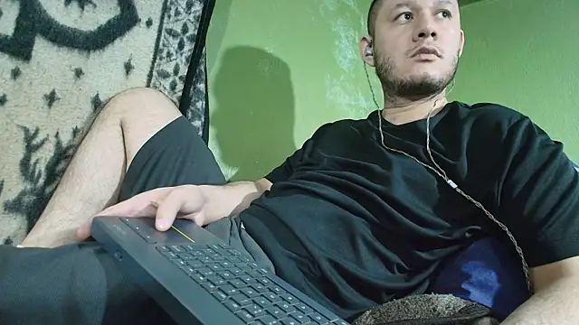 Snapshot of sweet_cock28 chatting on November 16, 2025, 4:34 pm sweet cock28 online show from November 16, 2025, 4:34 pm