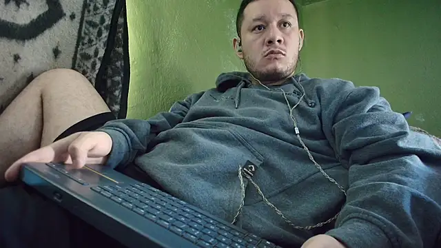 Snapshot of sweet_cock28 chatting on November 27, 2025, 3:34 pm sweet cock28 online show from November 27, 2025, 3:34 pm