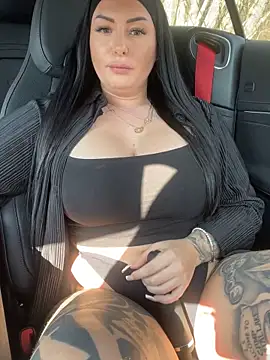 Snapshot of Mia-Bremer chatting on March 4, 2026, 12:35 pm Mia-Bremer online show from March 4, 2026, 12:35 pm