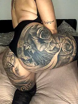 Mia-Bremer online show from December 5, 2025, 1:10 pm