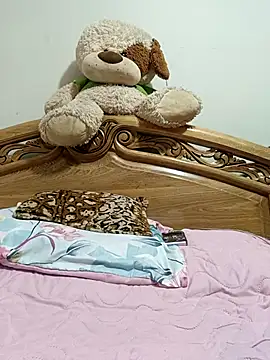 Snapshot of SeductionSilera chatting on December 4, 2025, 1:37 am SeductionSilera online show from December 4, 2025, 1:37 am