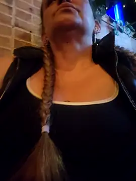 Snapshot of SeductionSilera chatting on May 6, 2026, 3:32 am SeductionSilera online show from May 6, 2026, 3:32 am