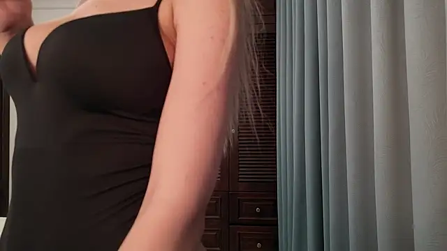 Snapshot of jennytimes chatting on November 13, 2025, 11:03 am jennytimes online show from November 13, 2025, 11:03 am