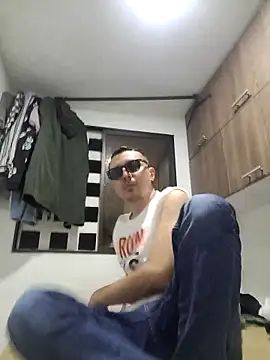 Snapshot of axeldaviid chatting on November 29, 2025, 3:17 am axeldaviid online show from November 29, 2025, 3:17 am