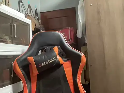 Snapshot of UrLove_Marga chatting on October 29, 2025, 9:47 pm UrLove Marga online show from October 29, 2025, 9:47 pm